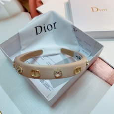 CHRISTIAN DIOR